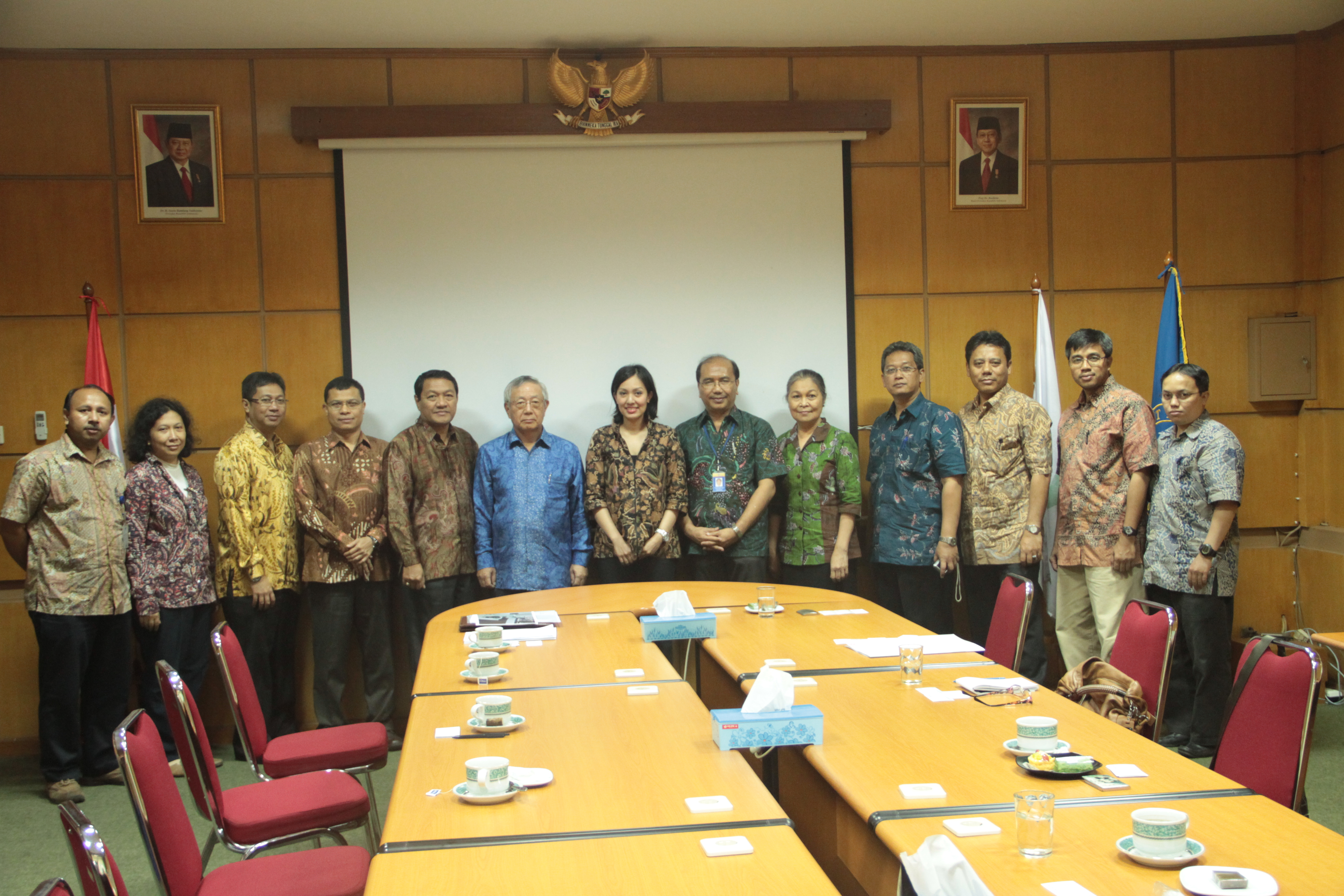 Handing Polarization Microscope Help From SKK Migas-Kangean Energy Indonesia Ltd. to FITB
