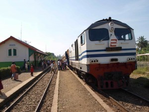 Train Travel Peuyeum Argo Bandung – Mount Padang, Cianjur