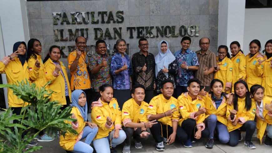 Visiting students from Geological Engineering- Pattimura University