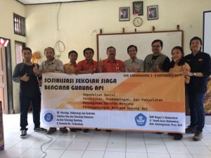 Community Service ITB – Choose Spentriba School for Volcano Disaster Preparedness